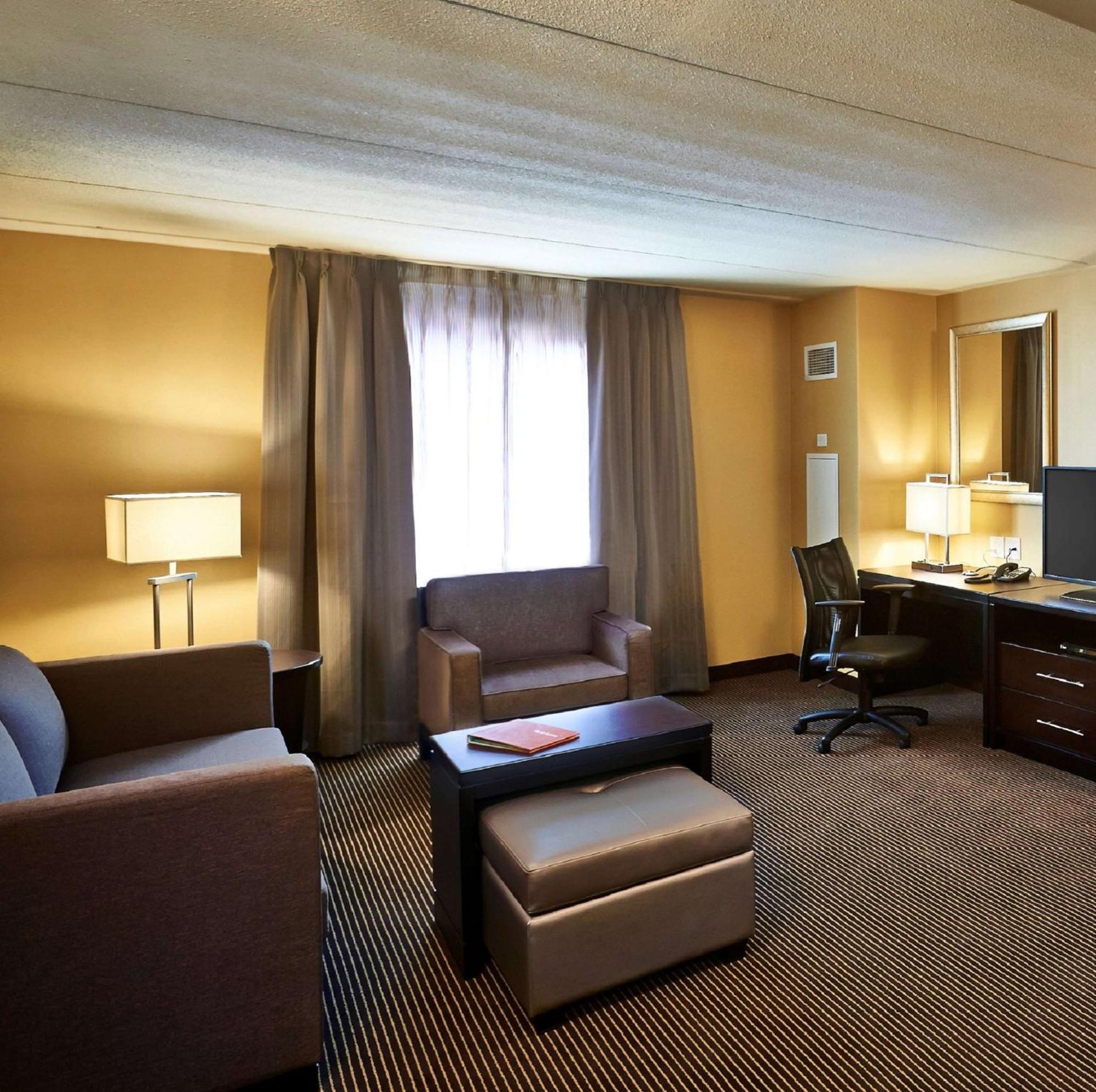 Homewood Suites By Hilton Hamilton Exterior photo